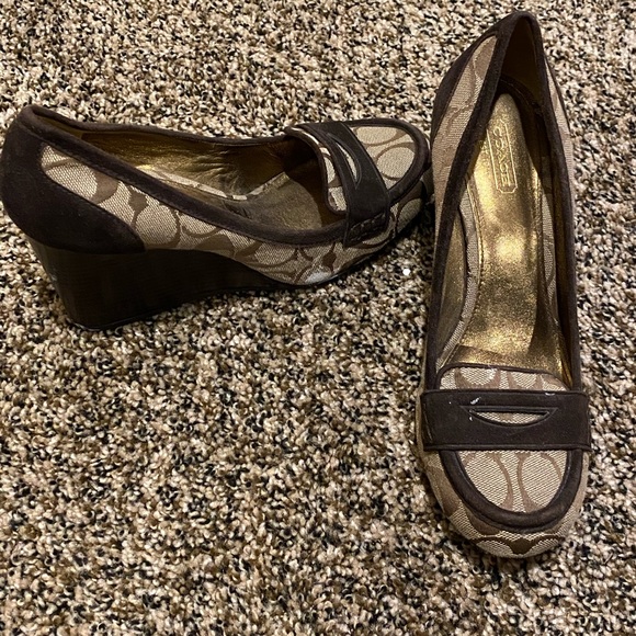 Coach Wedges size 7.5 - Picture 1 of 1